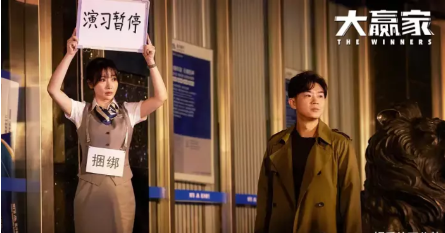 电影院|他学吴京“砸家当”后拍电影，票房才0.002亿，现在沦为网红