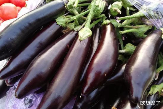 『茄子』同样是茄子，激素和普通茄子有啥区别？卖菜大爷透露其中猫腻