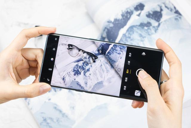 「三星galaxy s20」亲手体验Find X2后，严重怀疑刚入手的三星S20被“掉包”了？