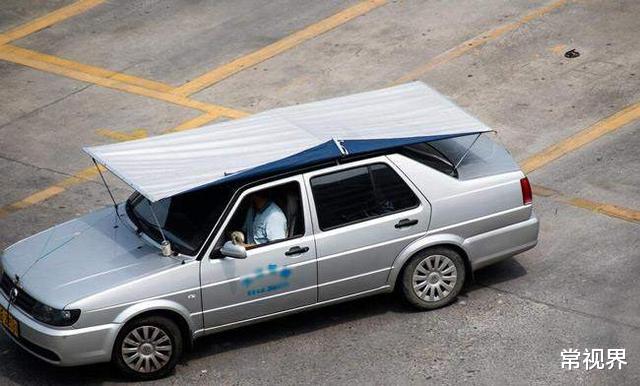 常视界|情侣深夜在车内“叠罗汉”，被民警发现后，女子脸红：我们只是在练车！