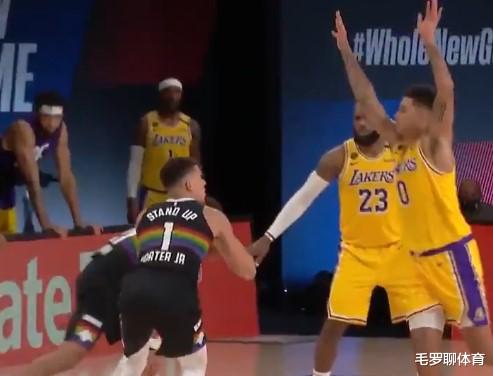湖人队|湖人头号毒瘤被喷上热搜，詹皇当场训他，他11投10分犯错遭弃用