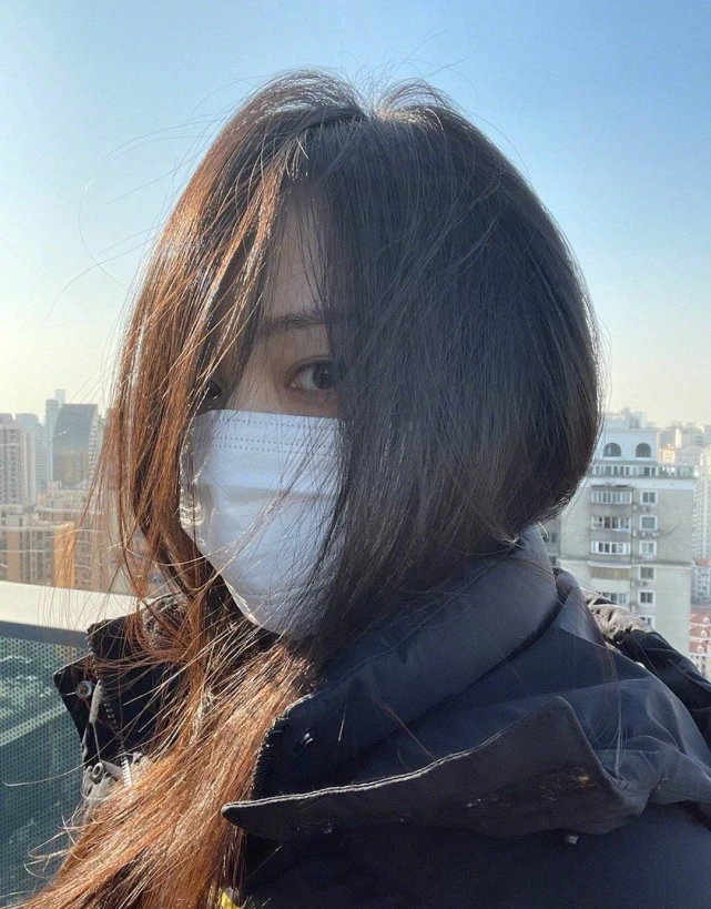 郑爽|知情人曝郑爽上海1.5亿豪宅月供60万，代孕风波损失高达2亿