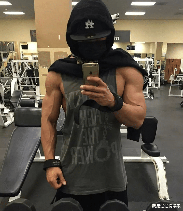 『金钟国』44岁金钟国健身20年，肾却不行了，网友好奇：越练越虚？