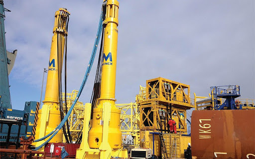 太空：30个世界之最的庞然大物，最大的发动机比13层高楼还重，简直开眼