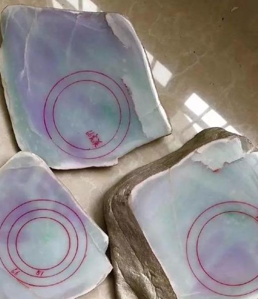 文玩■翡翠三彩立现，仅仅3刀，木那至尊果真名不虚传