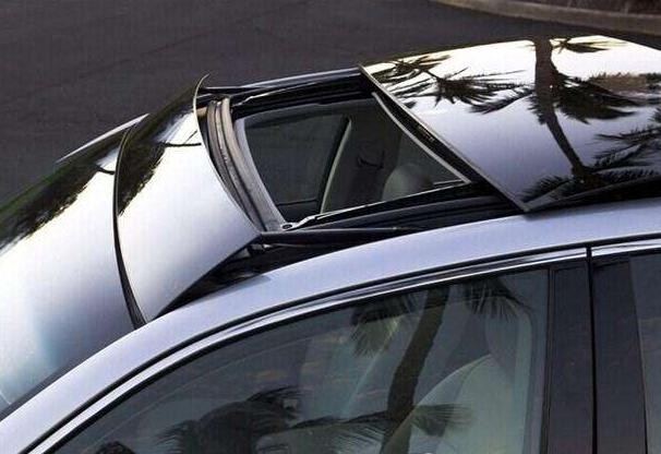 买车|车辆\有天窗\和\无天窗\区别有多大？车主：后悔选错了