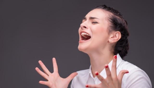 「」这3个信号表示领导已经讨厌你,别再傻傻巴结,高情商都这么做