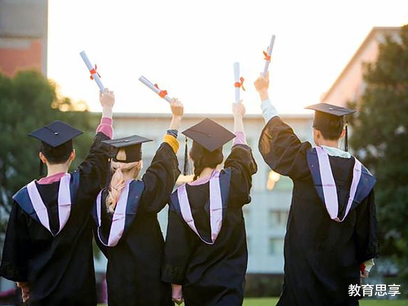 ▲名校毕业生,却不能从事对口专业工作,这样的大学生活有什么意义