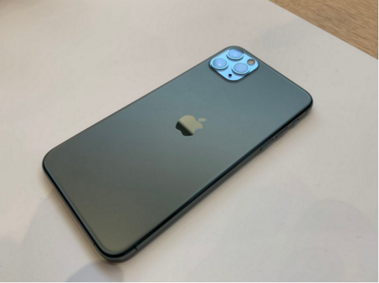 「苹果」苹果手机这么多款，为什么人们，都愿意选择苹果11呢？