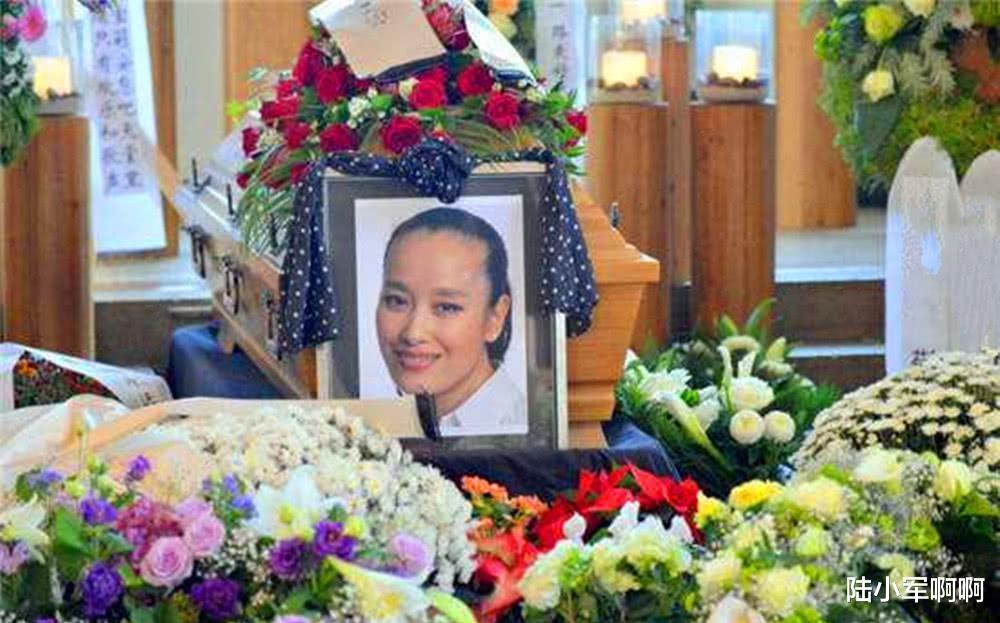 春晚|她是著名歌唱家，24岁登春晚爆红后远赴国外，56岁却客死异乡