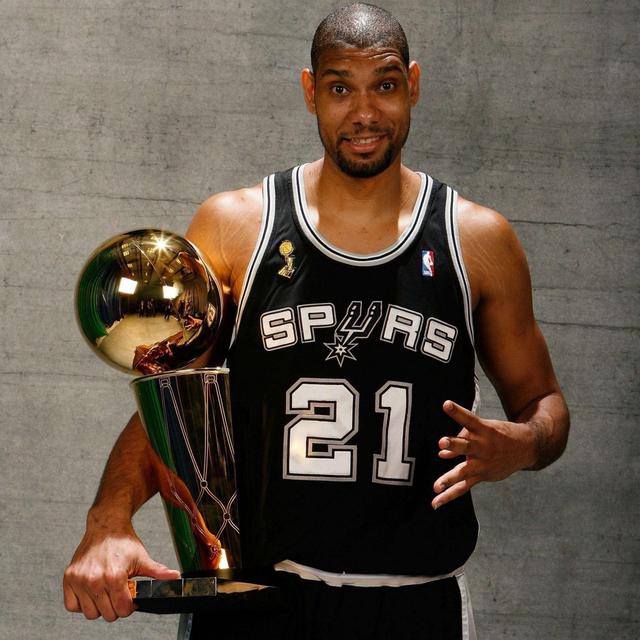 科比·布莱恩特|美媒重排NBA历史十大巨星：科比飙升，邓肯第8，第1无悬念