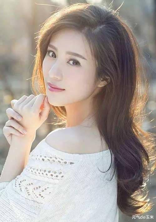 邬靖靖|邬靖靖：出道就被姑父捧红，如今姑父改捧娇妻，她沦落演网剧为生