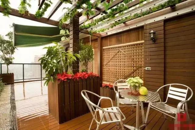 购房置业：好美的阳台和庭院，难得一见，买房就要这样装！