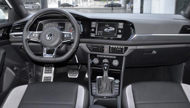 大众速腾|速腾跌至8.39万，1.2T动力够用，空间不输雅阁，月销22580台