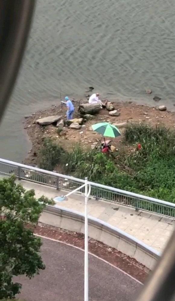 自然灾害|独自钓鱼被雷击？男子江边钓鱼倒地，医务人员赶往救援