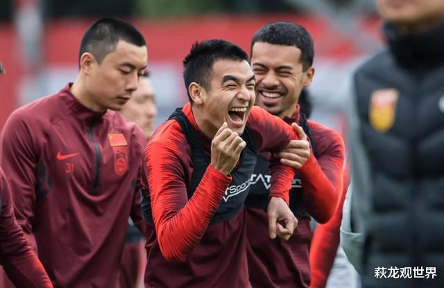 「国际米兰」国足名单惹怒沪媒记者：完完全全瞎搞！踢了两年中甲的人居然入选