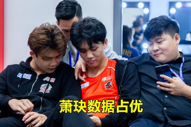 estar|DYG对阵estar，四大中单数据对比，萧玦最亮眼，cat是未知数