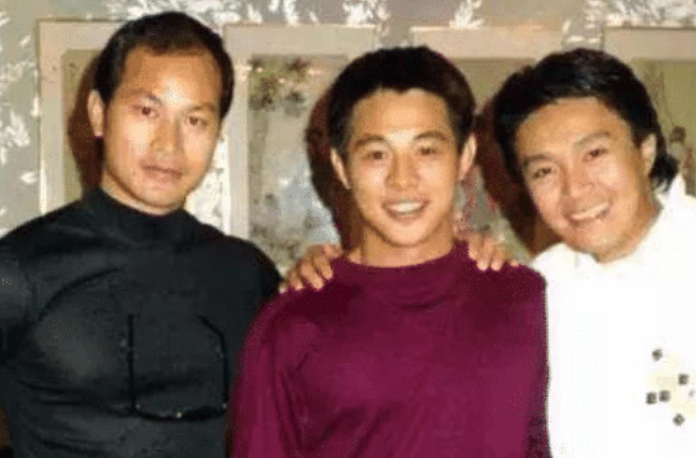 「狄威」他曾是上校军官，跟李连杰对打也不落下风，却因拍戏把她踢伤而退圈