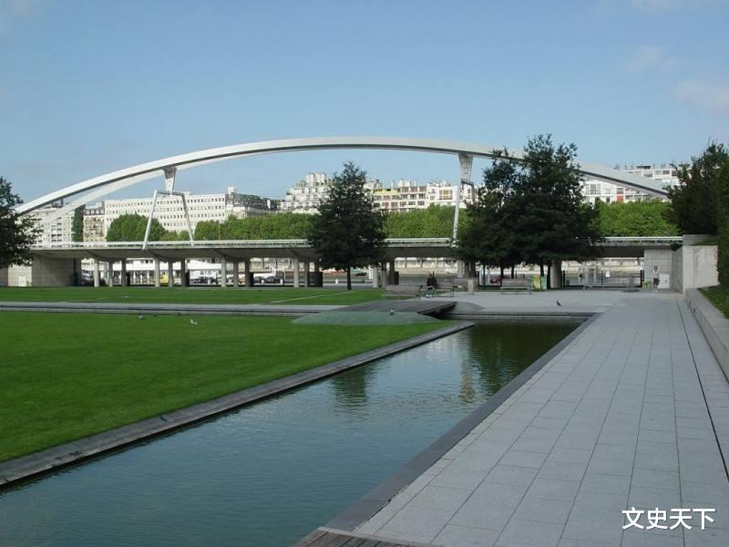 上海市|2000年时，巴黎GDP总量高出上海4520亿美元，现在差距如何？