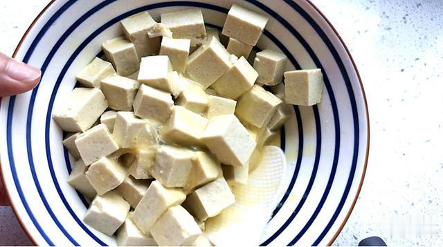 鸡蛋|秋天，这菜一定要给孩子吃，吃一次相当于5个鸡蛋，3只大虾