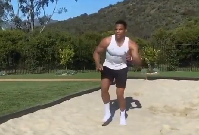 『威斯布鲁克』苦练40天！哈登威少二人变化巨大，一个壮如老牛，一个以成“狮子王”