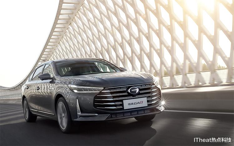 「铃木」全新广汽传祺GA8正式上市：搭载广汽2.0T发动机 15.68万元起售