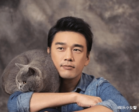 靳东|相继靳东，雷佳音，张嘉译之后，又一位大器晚成的中年大叔霸屏