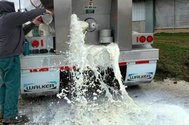 美国：比疫情还可怕的事情发生了，美国首家银行宣布破产，中方发出提醒