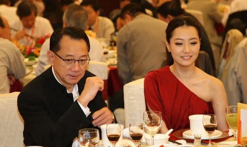 [白冰]这些“资源咖”为何始终捧不红？