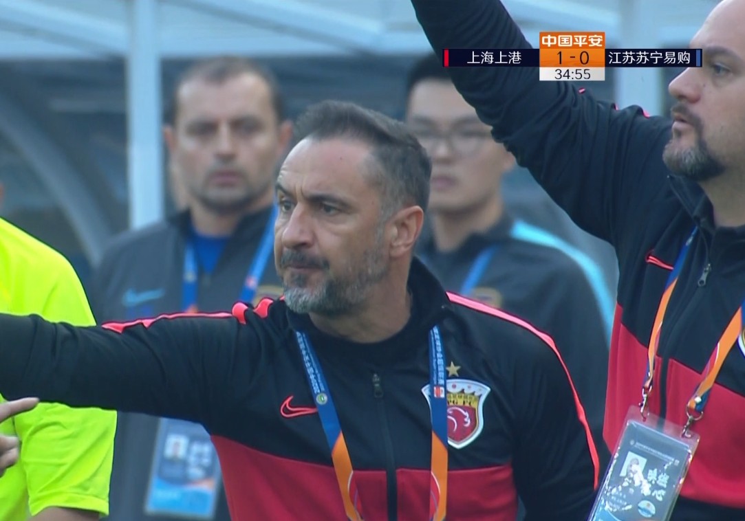 上海上港|中超争冠队太郁闷了！22分钟连续被吹掉两粒进球，主帅憋一肚子火