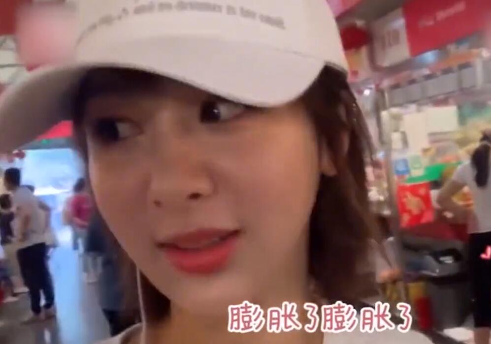 『杨紫』同是逛菜场 老婆白拿人家的菜周润发指着训 杨紫被夸漂亮 六小龄童无几人识