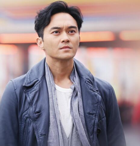 王一博@王菲为她掏2000万，香港四大影帝也为她撑腰，如今56岁皮肤比古天乐还黑