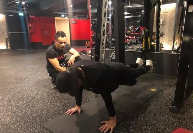 任贤齐|任贤齐，一个月暴瘦34斤，分享“人间炼狱”减肥法，你能做到吗