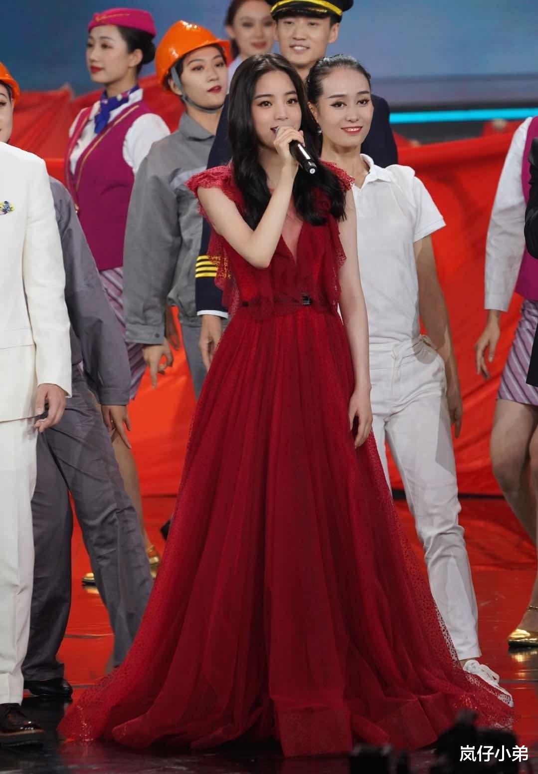 欧阳娜娜|继欧阳娜娜参加国庆晚会后，众多台湾地区艺人也纷纷表态祝福祖国！