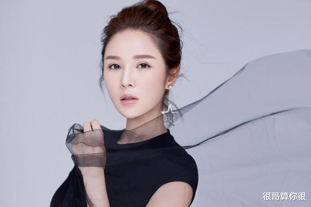 小娘惹|小娘惹中的女演员换上现代装：肖燕惊艳，顾靖清纯，房程程认不出