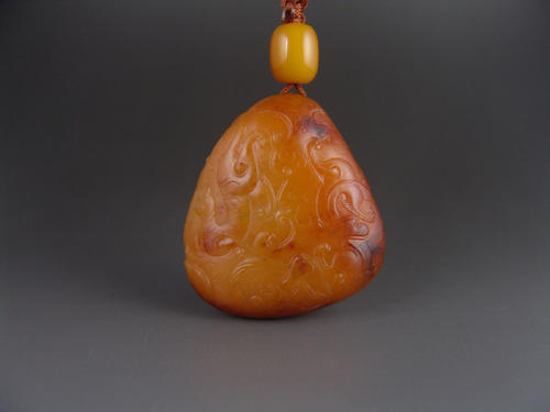 |都说和田玉“养”人！你知道怎么“养”它，它才会“养”你吗？