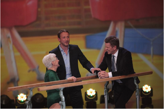 []最高龄体操选手！94岁Johanna：与其躺床垫退化，不如起身运动