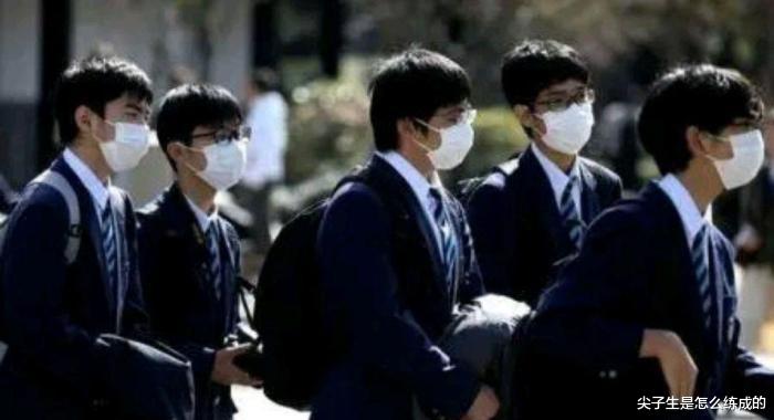 『小留学生』小留学生包机事件，应该给这些家长教训了，争议背后小心陷阱