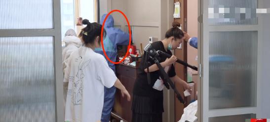杨子姗|上综艺用白布罩住家具，不能忍受节目组穿鞋进她家，她活该被骂？