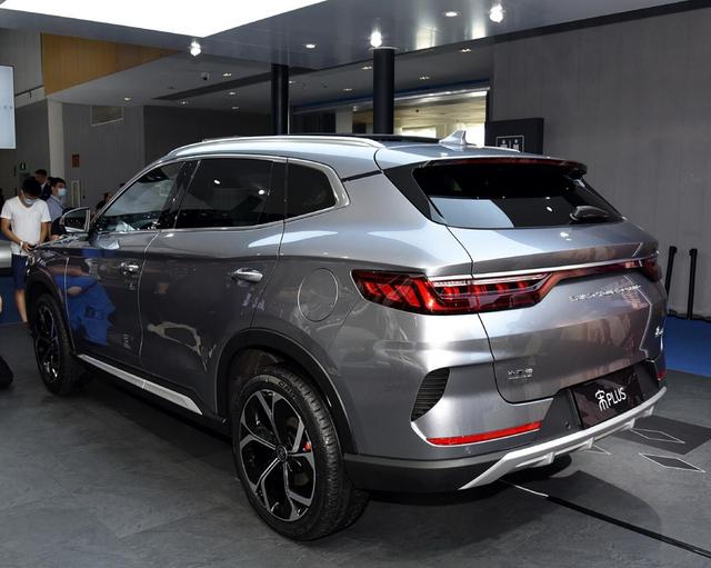 宋plus|又一国产SUV“颜值王”诞生！后排放平双人床，售8万宋plus会火吗