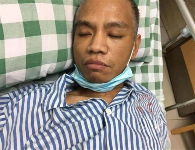 大学生|没钱交学费，医科大学生未拿到毕业证流浪16年，回家后母亲已疯癫