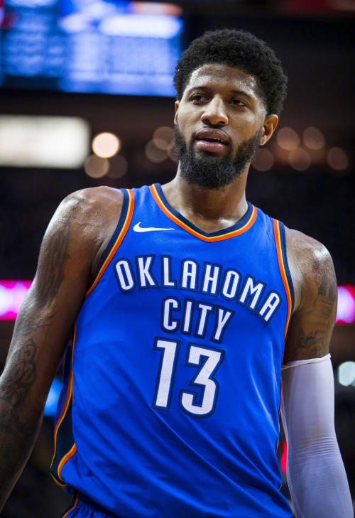 快船队|乔治遭球迷焚烧球衣逼宫，女友：我的挚爱，我来接你回家！