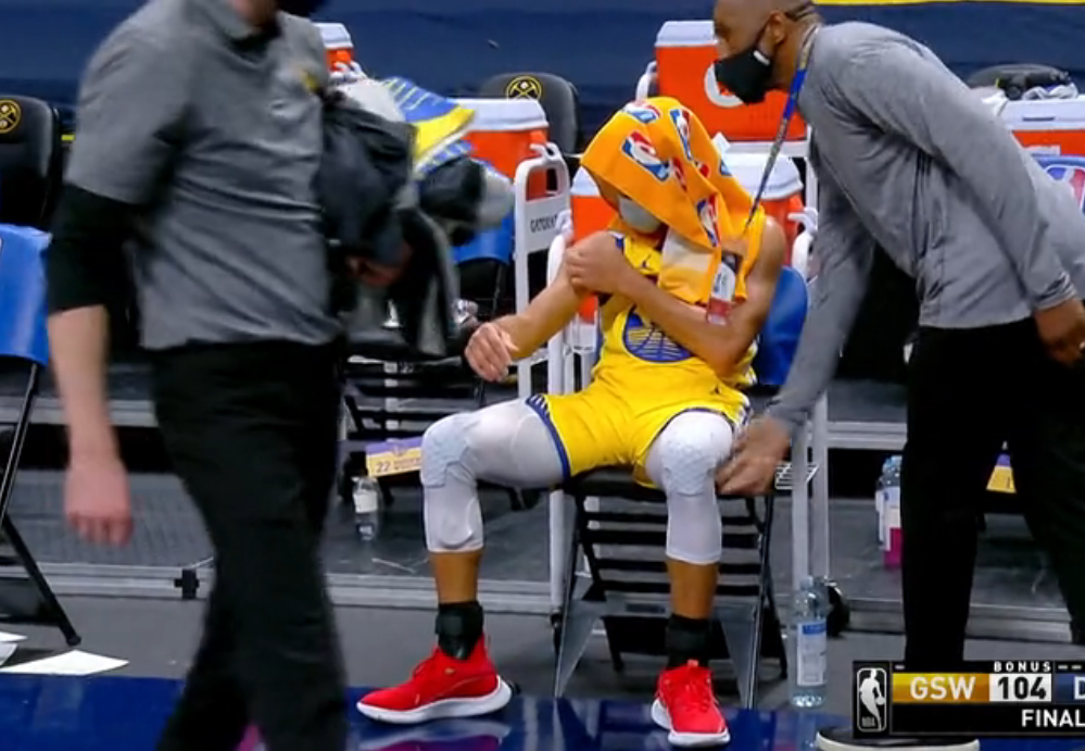 斯蒂芬·庫(kù)里|最后1分多鐘領(lǐng)先10分，掘金卻三人包夾庫(kù)里，楊毅的話一針見(jiàn)血