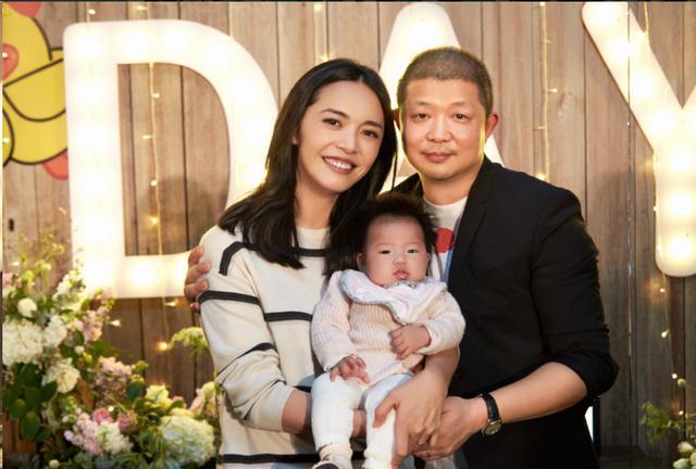 姚晨|姚晨儿子遗传妈妈大嘴,女儿像爸爸嘴超小,两娃娃都很潮很可爱!