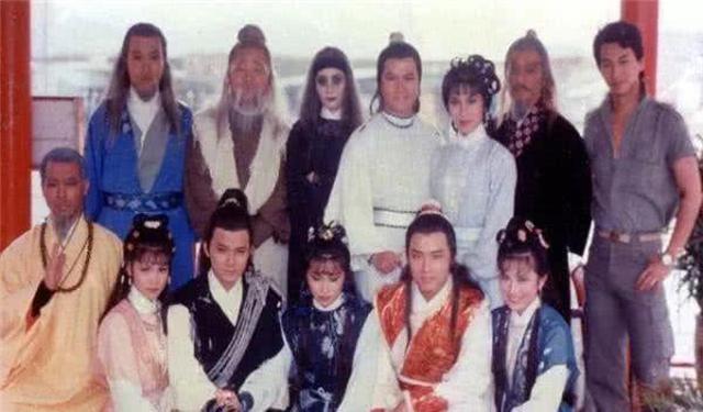 射雕英雄传■83版《射雕英雄传》演员的今昔对比照，唯有她将最美的容颜永存