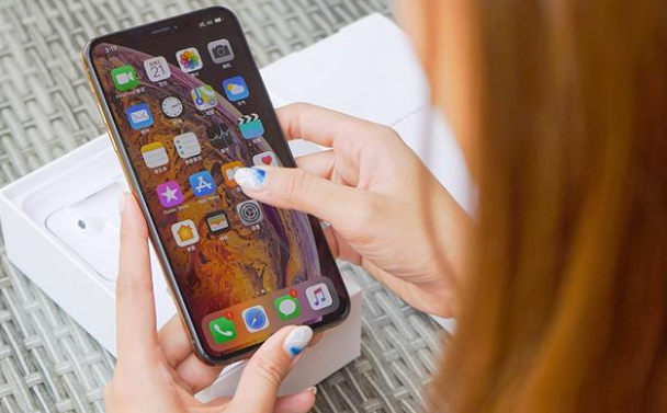 iPhone▲从10099跌至5299，顶级iPhone冲刺销量，256GB+无线充电