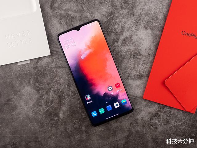 一加科技|从3199元降至2588元，从高端市场跌至中端市场，网友：终于等到了