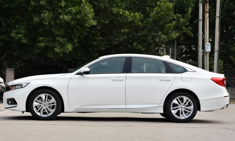 本田雅阁|全款17万喜提一辆雅阁，跑了3个月后车主这样说！