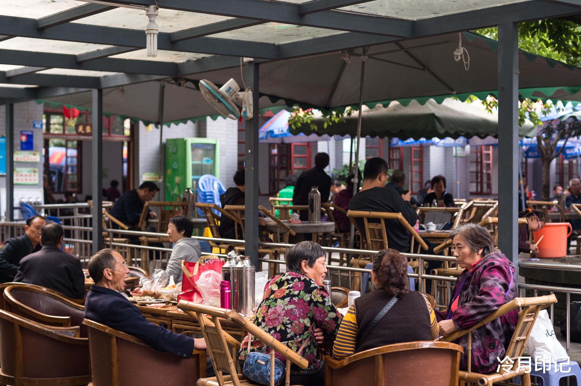 成都▲我国最适合养老的3个城市，景色美还干净，且都是最具幸福感城市