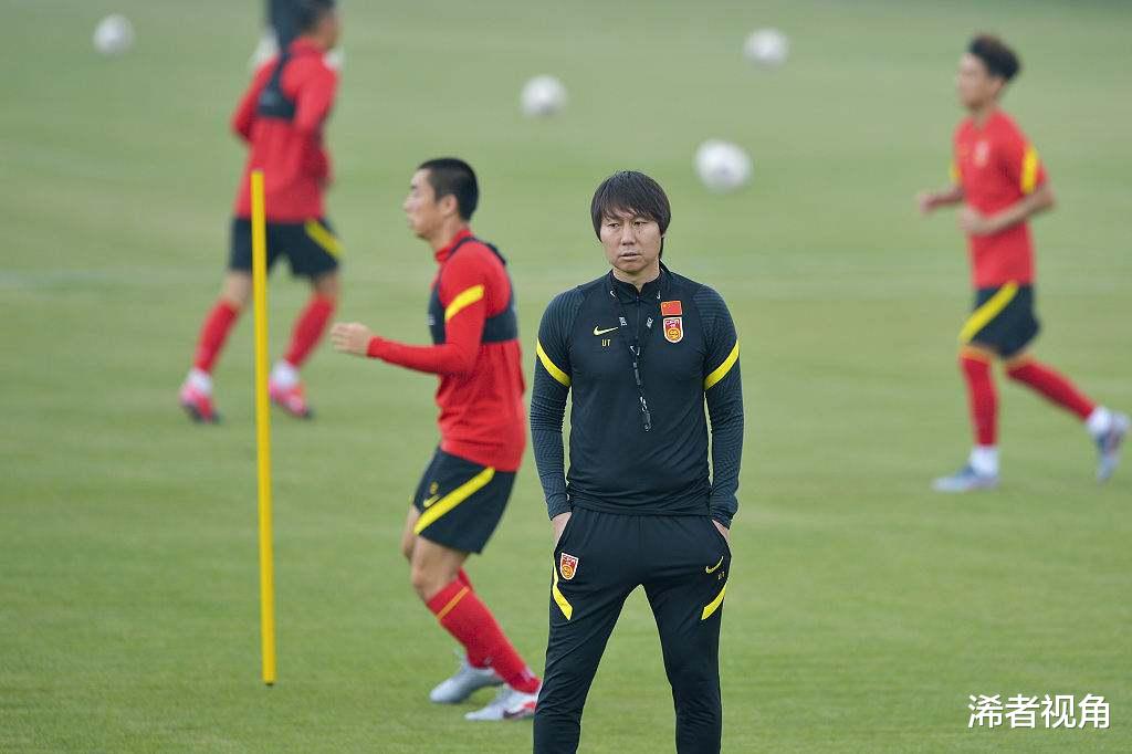 李铁■下午2点！国足传来好消息：李铁担忧之事终得解，冲击世界杯有戏!